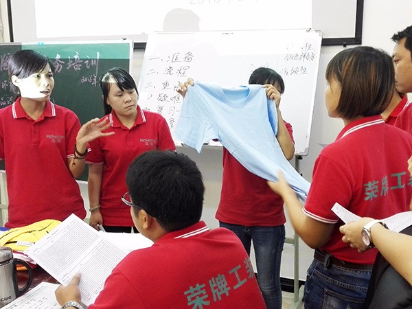 k8凯发员工培训现场
